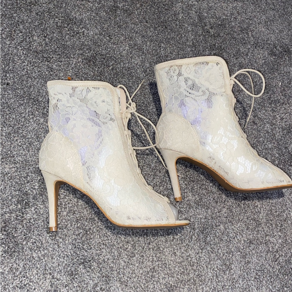Mesh Lace Bootie - Picture 2 of 7